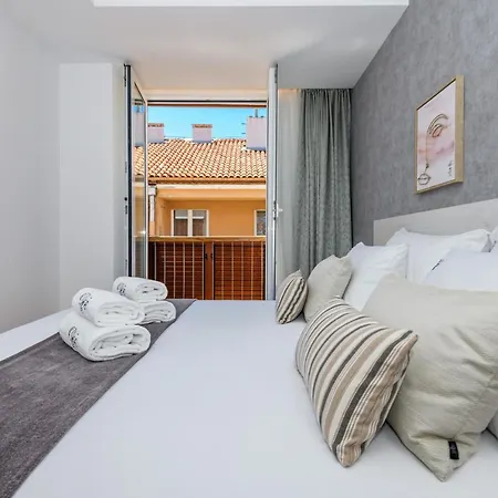 Apartment Windrose Design